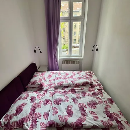 Explorer - The Couple's Corner Guest house *