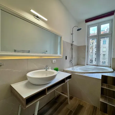 Casa de hóspedes Explorer - The Couple's Corner Saraievo