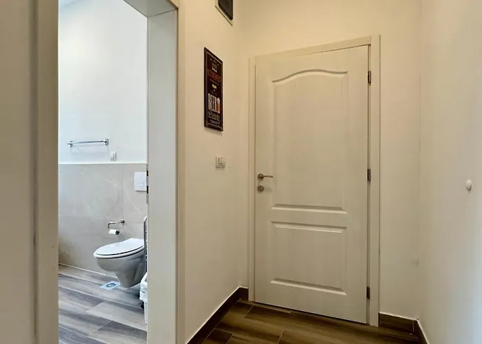 Explorer - The Couple's Corner