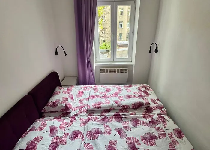 Explorer - The Couple's Corner Guest house *