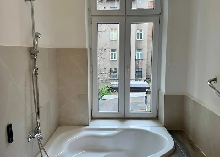 Explorer - The Couple's Corner Guest house *